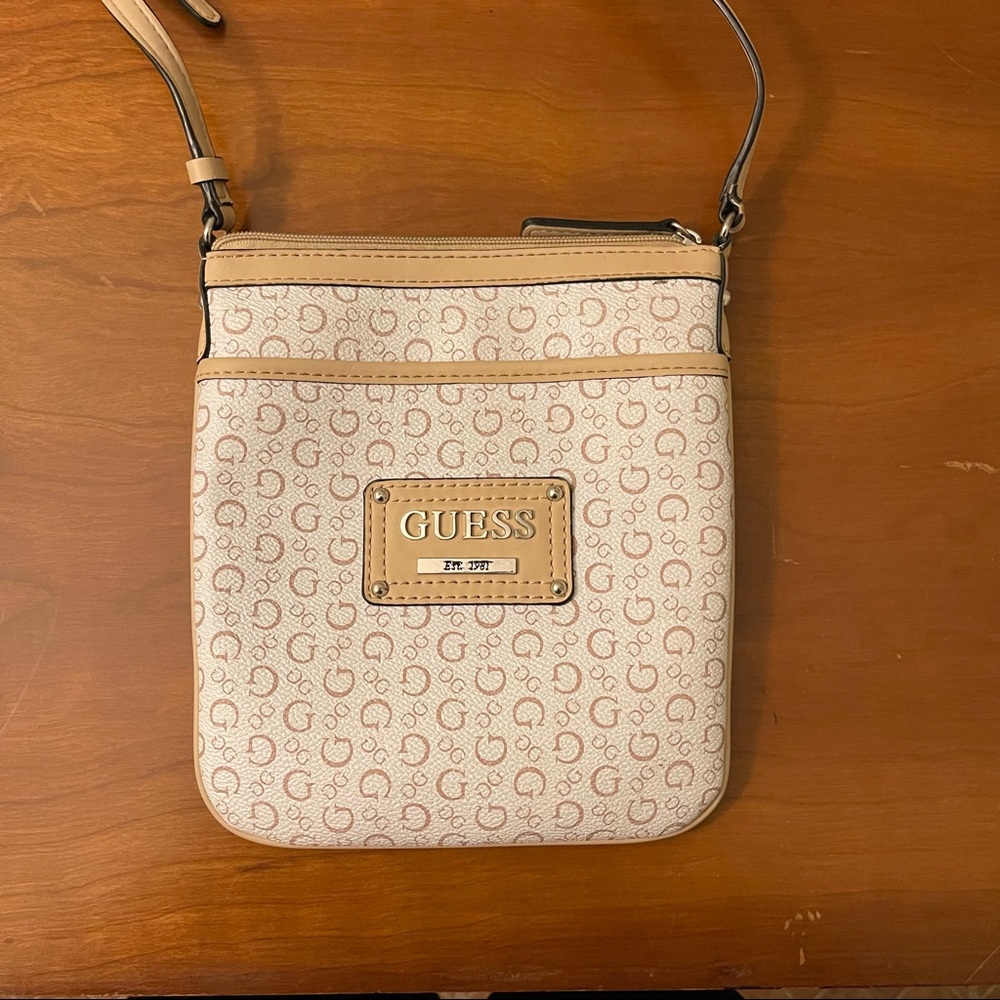 GUESS LADIES MINI CROSS BODY PROPOSAL BAG WHITE COLOR